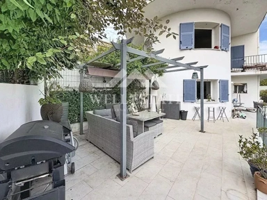 Terrasse - Appartement Villa avec Piscine et Vue Panoramique à Nice