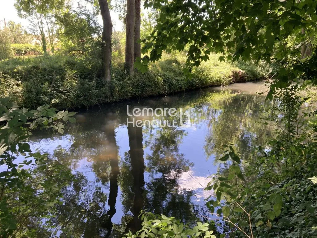 Aed - Contemporary House with Riverfront in 3500 m² Park