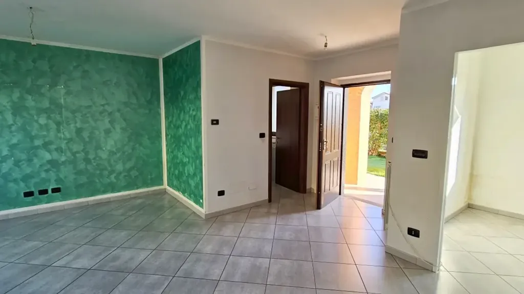 Elutuba - Detached Villa with Private Garden in Cigliano
