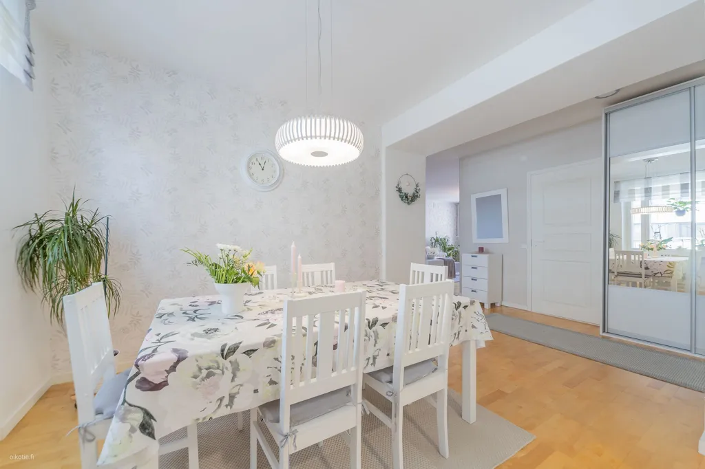 Sala da pranzo - Flat with East-West View in Pori Centre