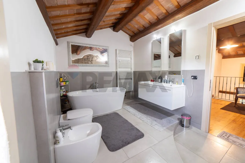 Vannitoad - Rustic House with B&B Potential in Vo'