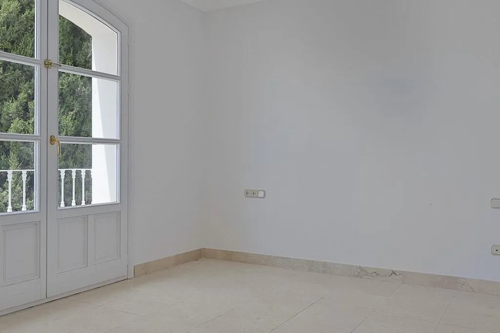 Rooms - Newly Built Villa with Mountain Views in Benahavís