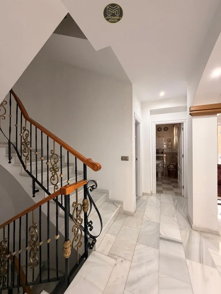 Toad - Luxury Villa with Private Garage on Gran Bulevar