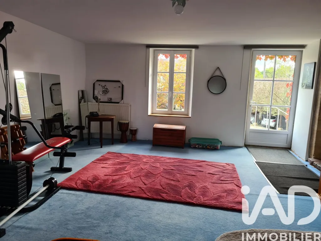 Pièces - Villa de Luxe avec Jardin à Vaux-sur-Aure