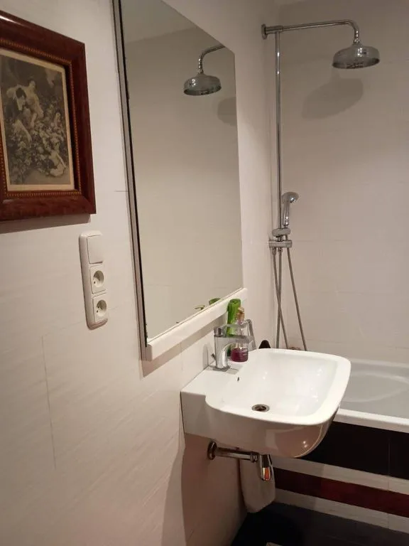 Bathrooms - Luxury Flat with Balcony in Valencia