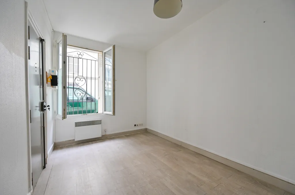 Pièces - Studio Fonctionnel dans le 20e Arrondissement de Paris