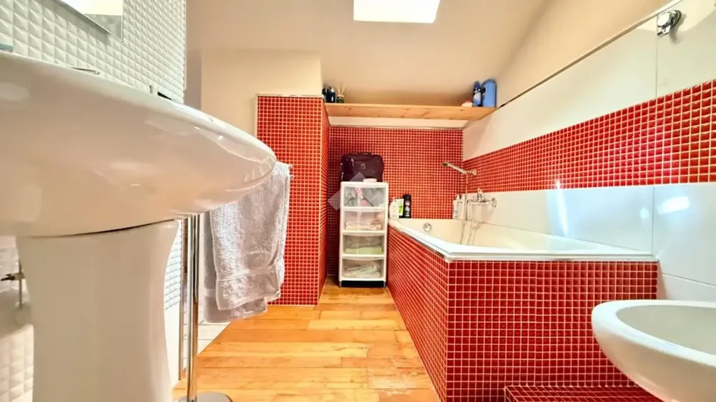 Salles de bain - 4-Bedroom Apartment with Balcony in Vigasio