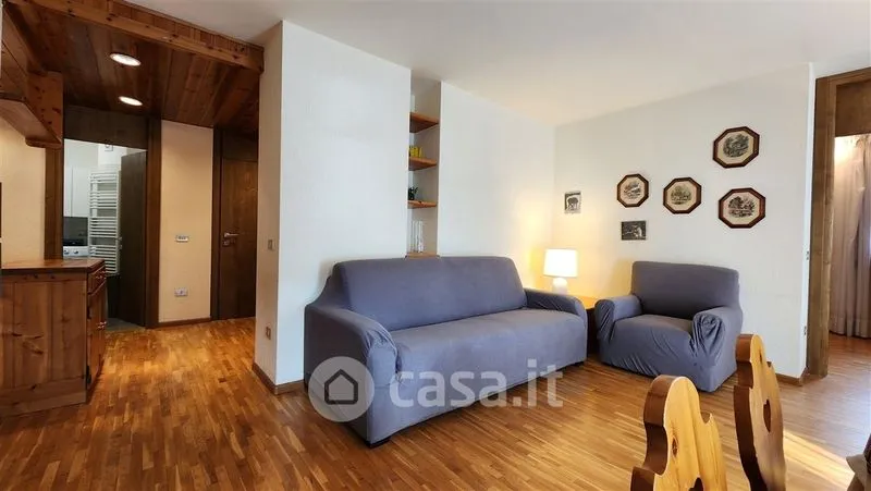 Elutuba - Central Bormio Apartment with Balcony