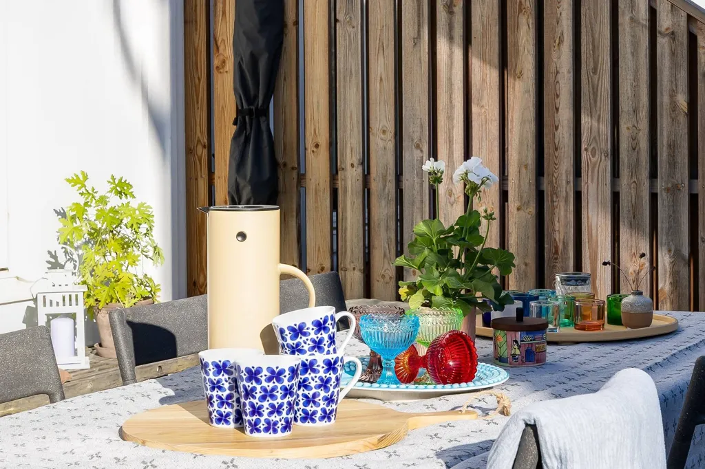 Terrasse - Apartment with Balcony in Ekeby Almby, Örebro