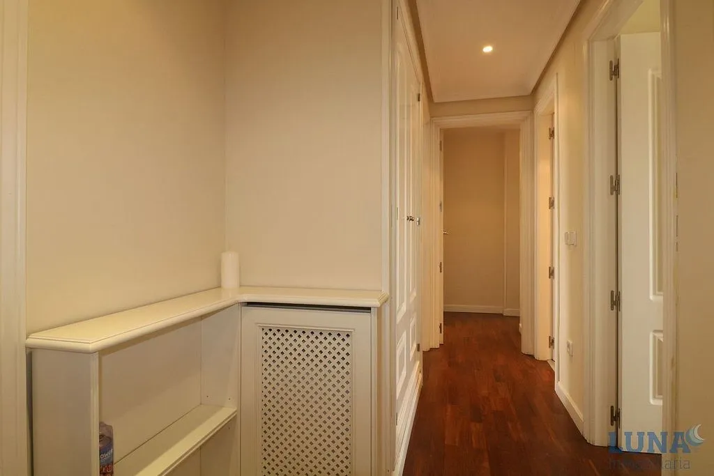 hallway_entrance