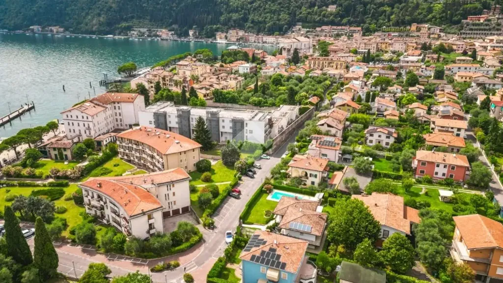 Õhuvaade - Villa with Pool near Lake Garda