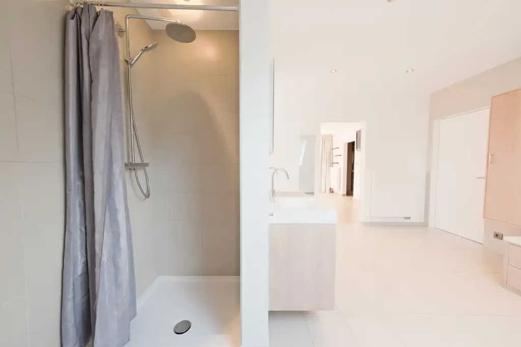 Salles de bain - Villa Moderne avec EPC A à Sterrebeek