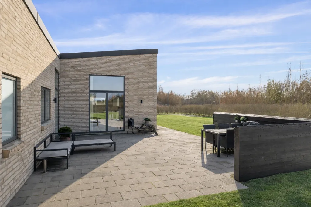 Terrasse - Modern Villa with Lofted Living Room in Viborg