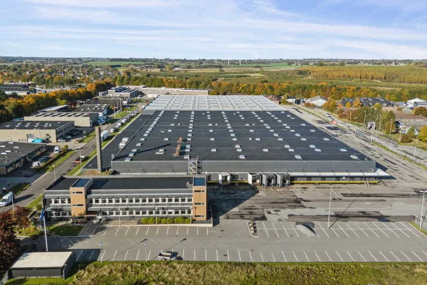 Vue aérienne - Logistics Facility with Office near E20 in Greve