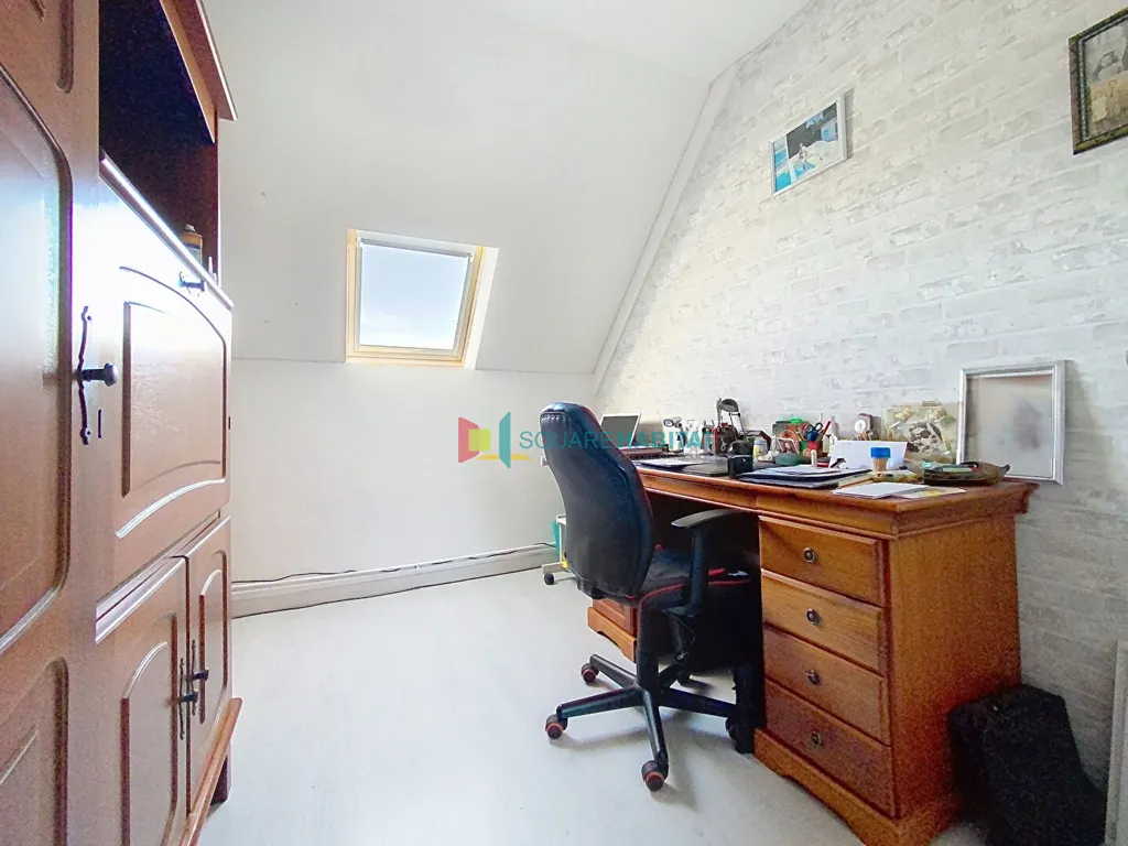 Bureau - Maison avec jardin et terrasse à Trébedan