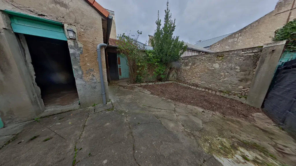Aed - Town House with Courtyard in Châteauneuf