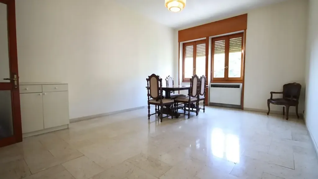 Söögituba - Quadrilocale with Balcony in Monza