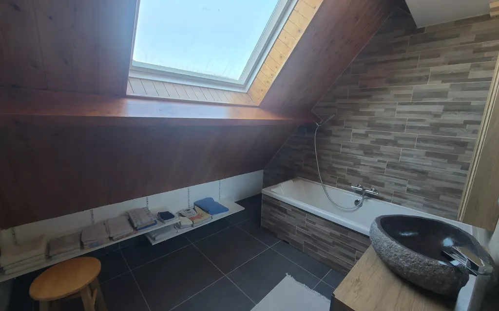 Salles de bain - Maison d'Architecte avec Terrasse à Château-Thierry
