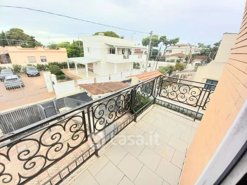 Balcon - Fully Furnished Flat with Balcony in Taranto