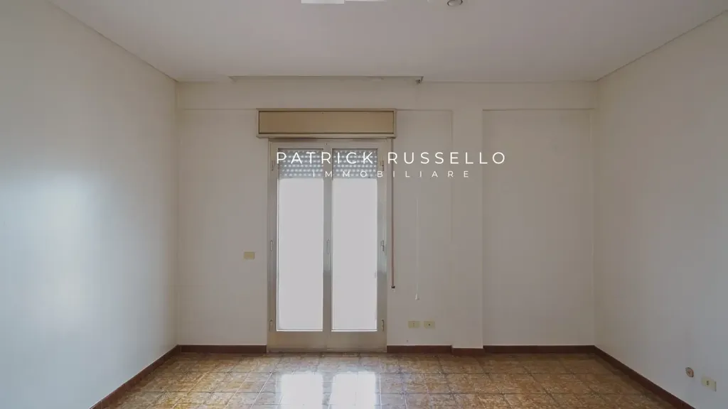 Toad - Spacious Apartment with Triple Exposure in Caposoprano, Gela