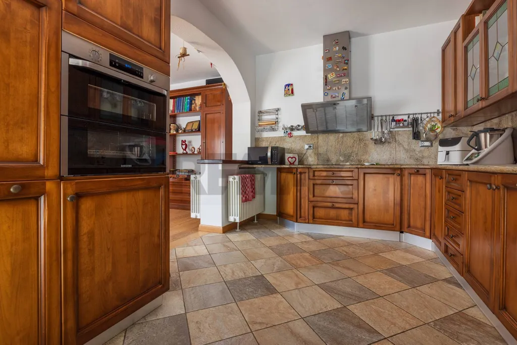 Kitchen - Single-Storey Villa with Garden in Marchirolo
