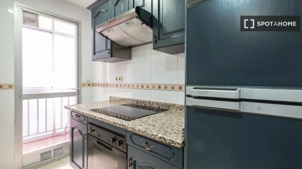 Cuisine - Shared Flat with Retiro Park View in Madrid