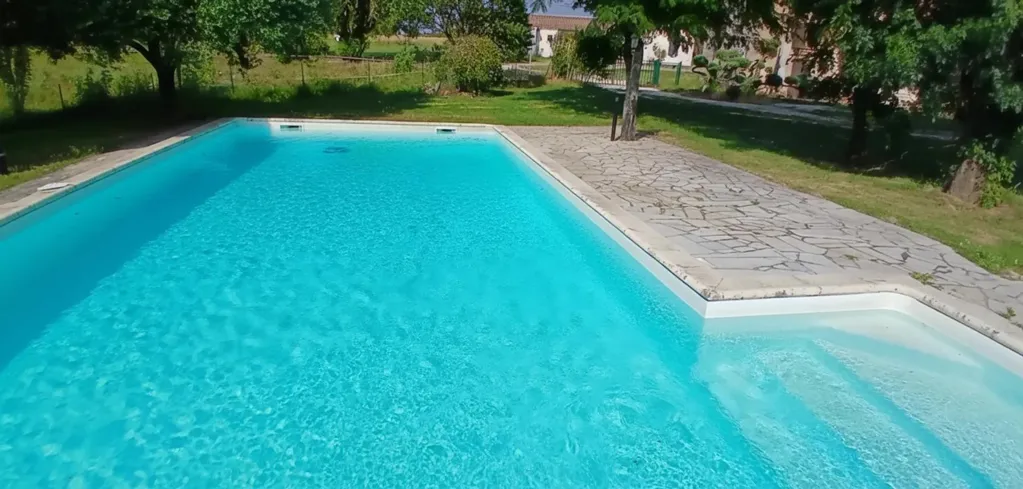 Piscine - Maison en Pierre avec Piscine à Gageac-et-Rouillac