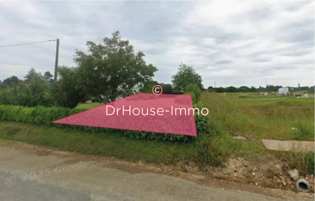 Aed - Buildable Plot with Street Frontage in Rédené