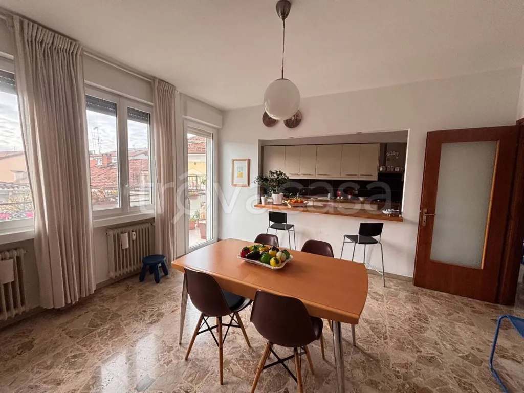 Comedor - Attico with Terrace in Central Gorizia