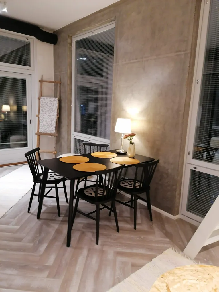 Söögituba - Modern Loft with Balcony in Kivistö, Vantaa