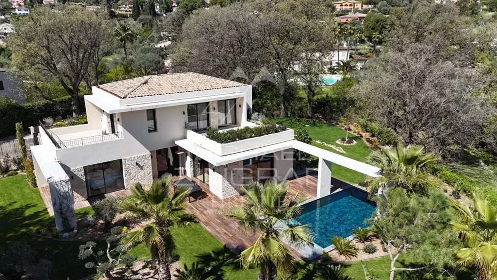 Õhuvaade - Contemporary Villa under Construction in Mougins
