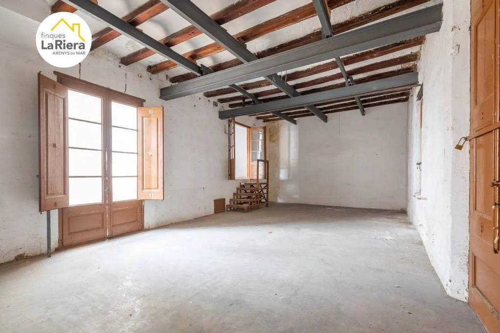 Pièces - Converted Factory House in Arenys de Mar