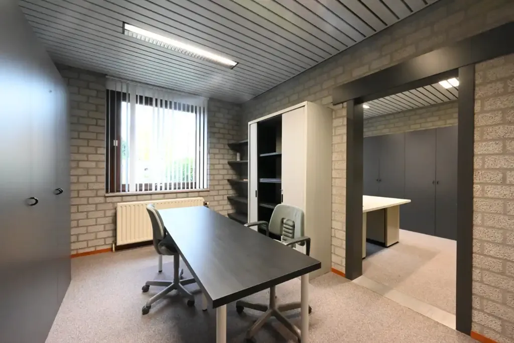 Bureau - Locaux Commerciaux à Roeselare avec Parking