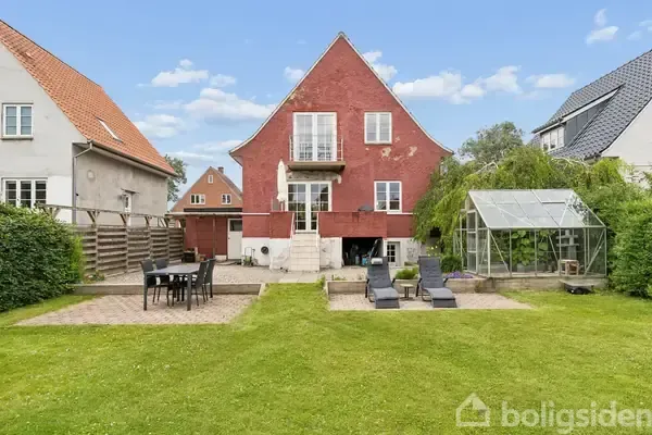 Jardin - 1928 Villa with Garden in Odense C