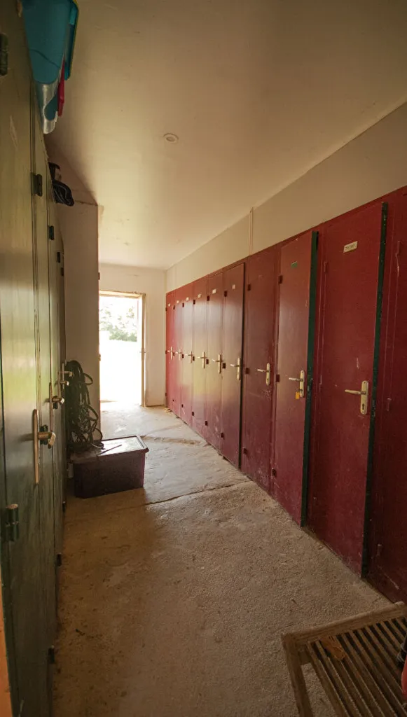 Entrée - Propriété Équestre avec Logements Locatifs près de Lyon