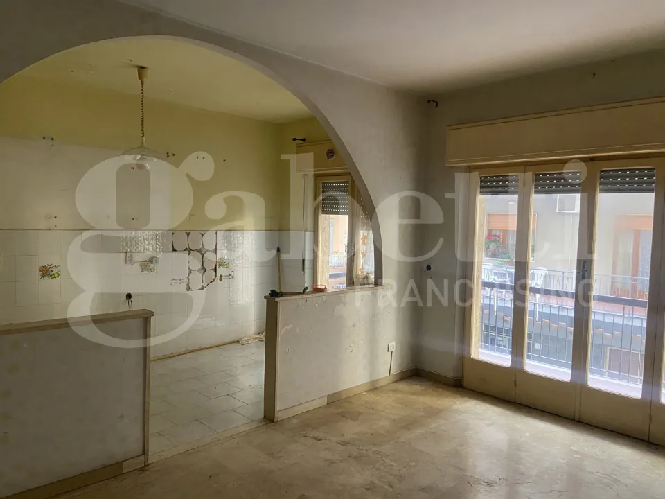 Pièces - Apartment with Balcony in Reggio Calabria