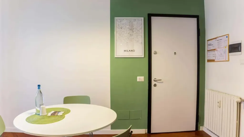 Office - 1-Bed Apartment with Balcony in Milan