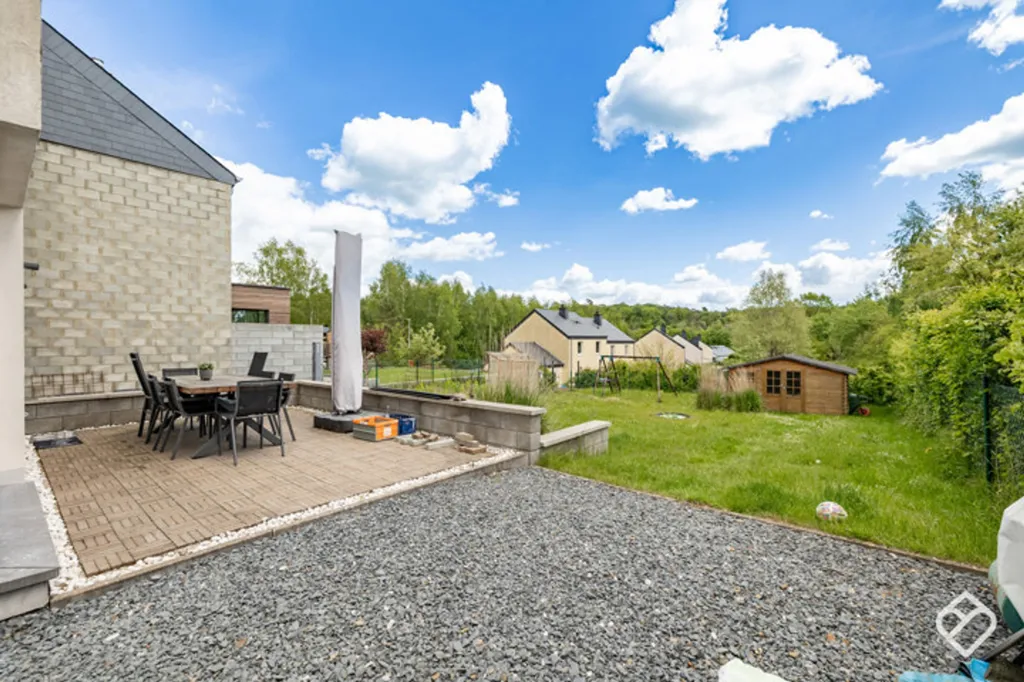 Terrass - Contemporary House with Terrace in Saint-Léger