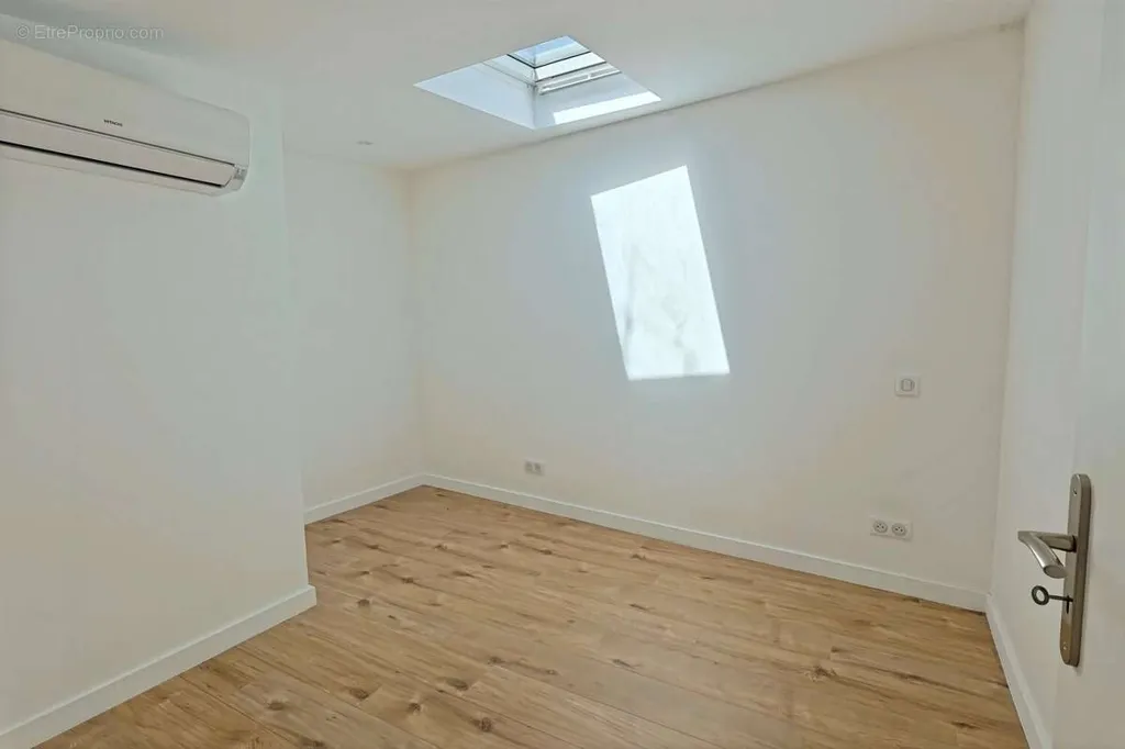 Pièces - Duplex Rénové avec Jardin près du Centre-ville d'Antibes