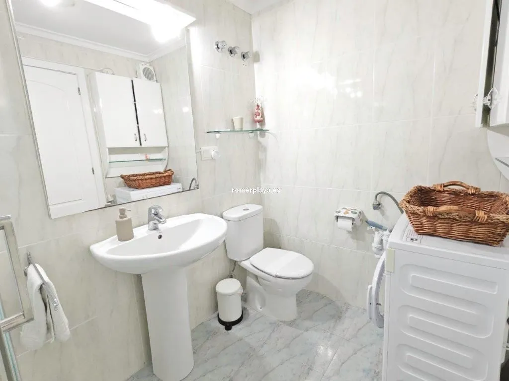 Salles de bain - Beachfront Apartment with Pool in Dénia