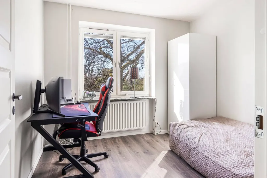 Magamistoad - 4-Room Apartment with Gable in Västerås