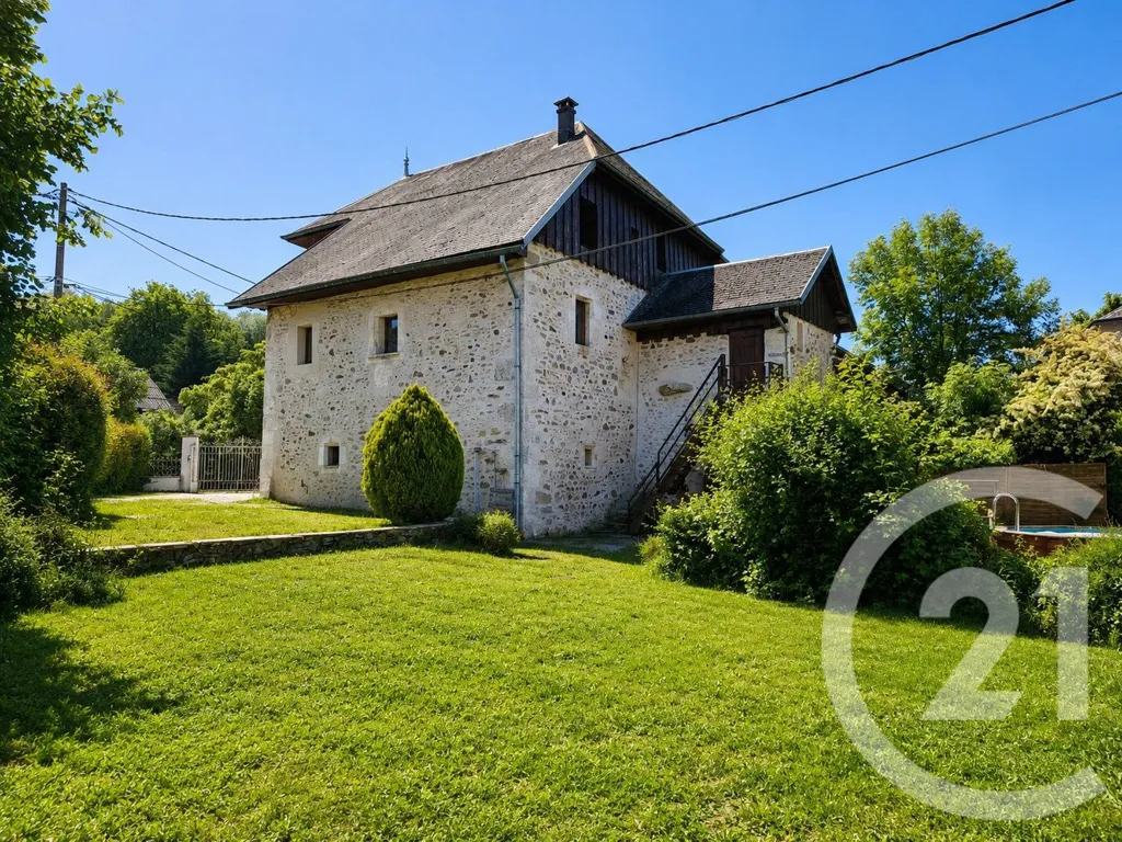 Välivaade - Historic Manor with Pool in Grésy-sur-Aix