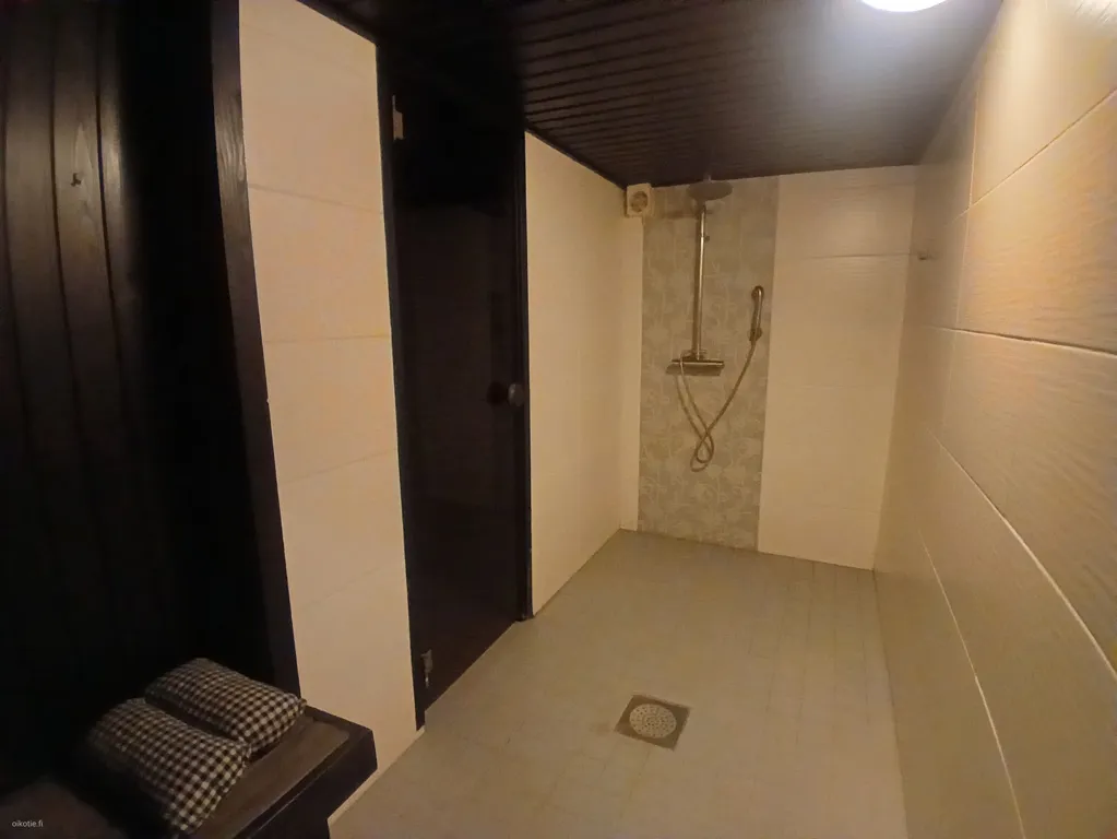Bagni - Spacious Detached House with Garden in Tuimala