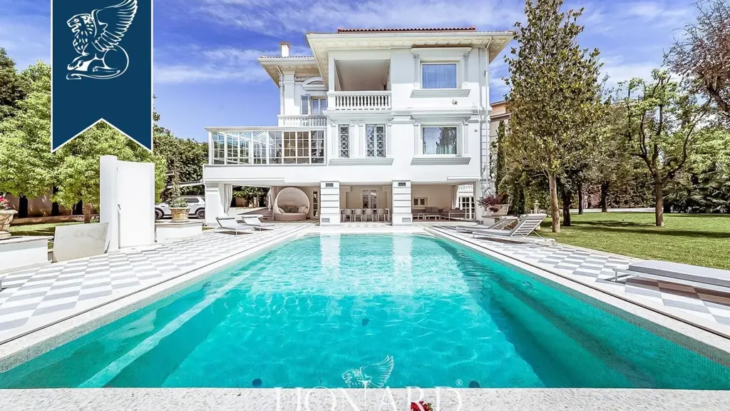 Bassein - Historic Villa with Private Park in Empoli