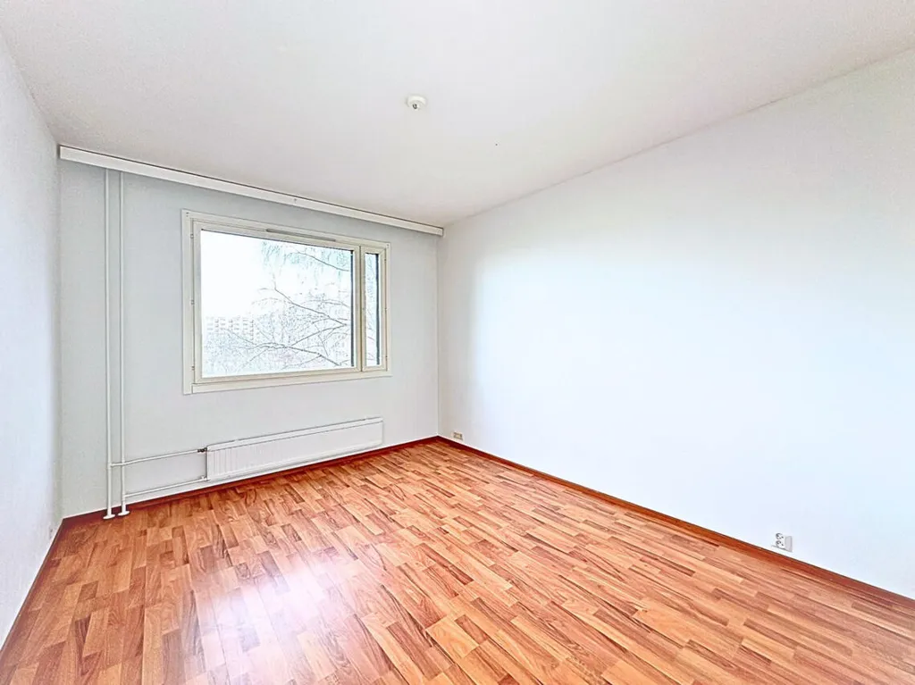 Toad - Spacious Two-Bedroom Flat with Balcony in Hervanta, Tampere