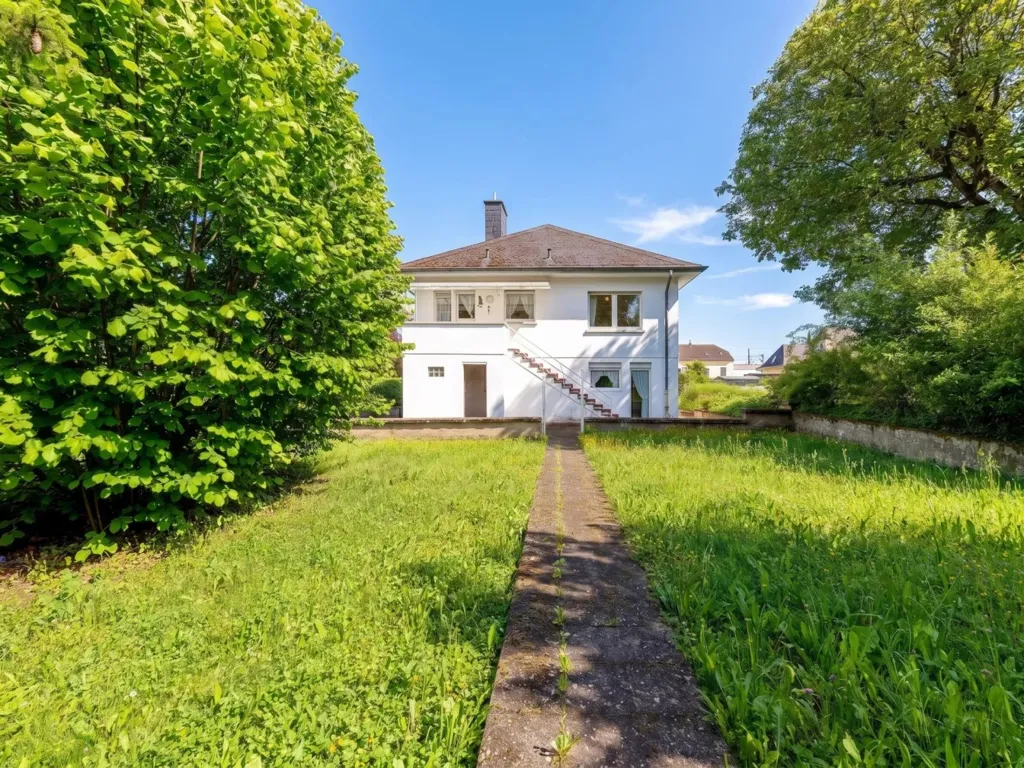 Garden - 4-Faced House with Development Potential in Mertert