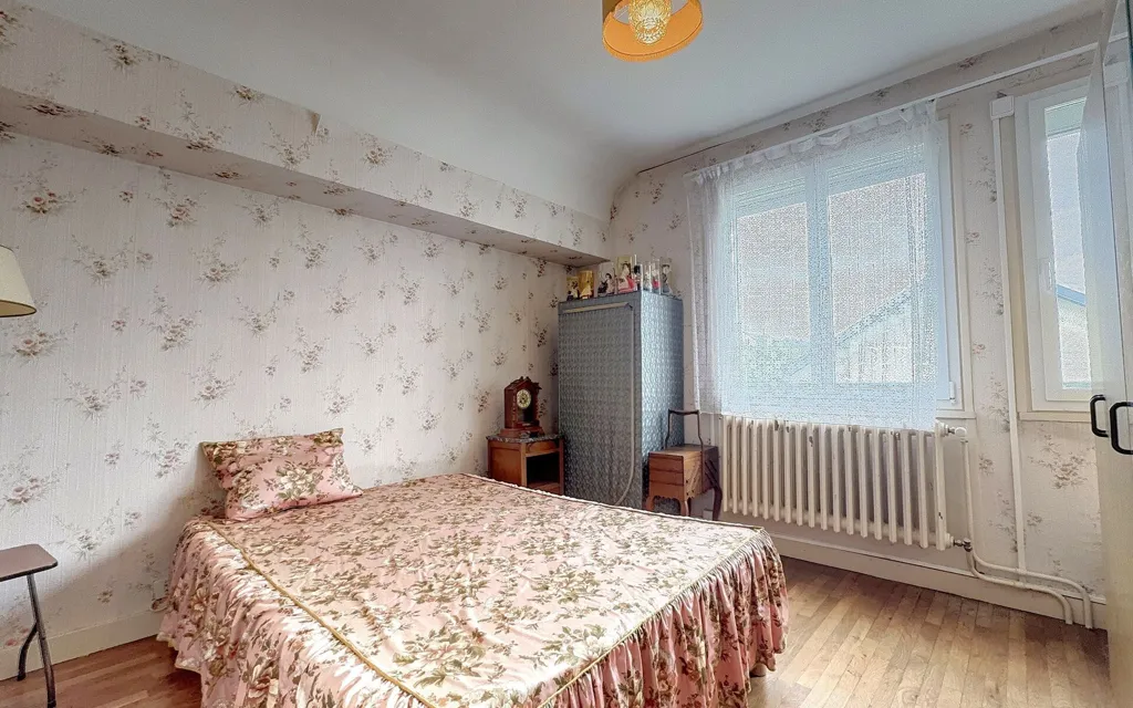 Bedrooms - Individual House with Garden in Dijon South