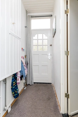 Esik - Corner House with Garden in Brunssum