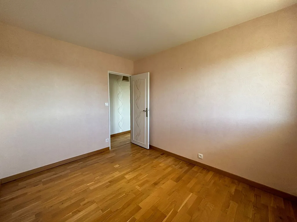 Pièces - Appartement 3 Pièces avec Balcon à Sens