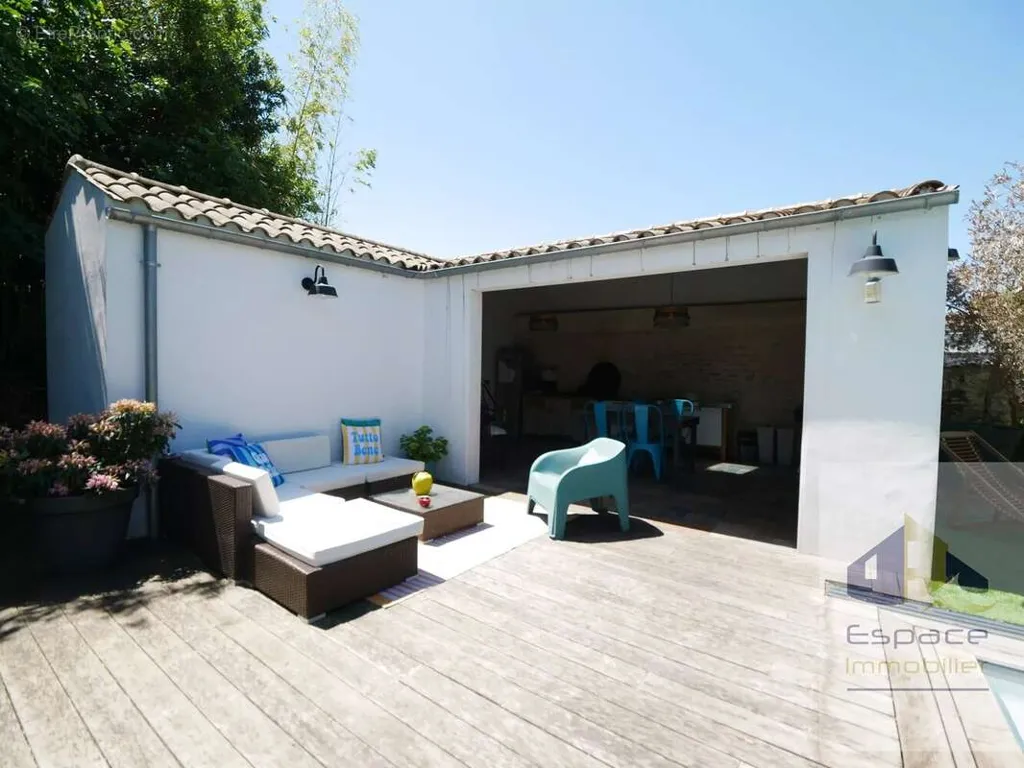 Terrazza - Rustic Stone House with Pool near Aigrefeuille d'Aunis